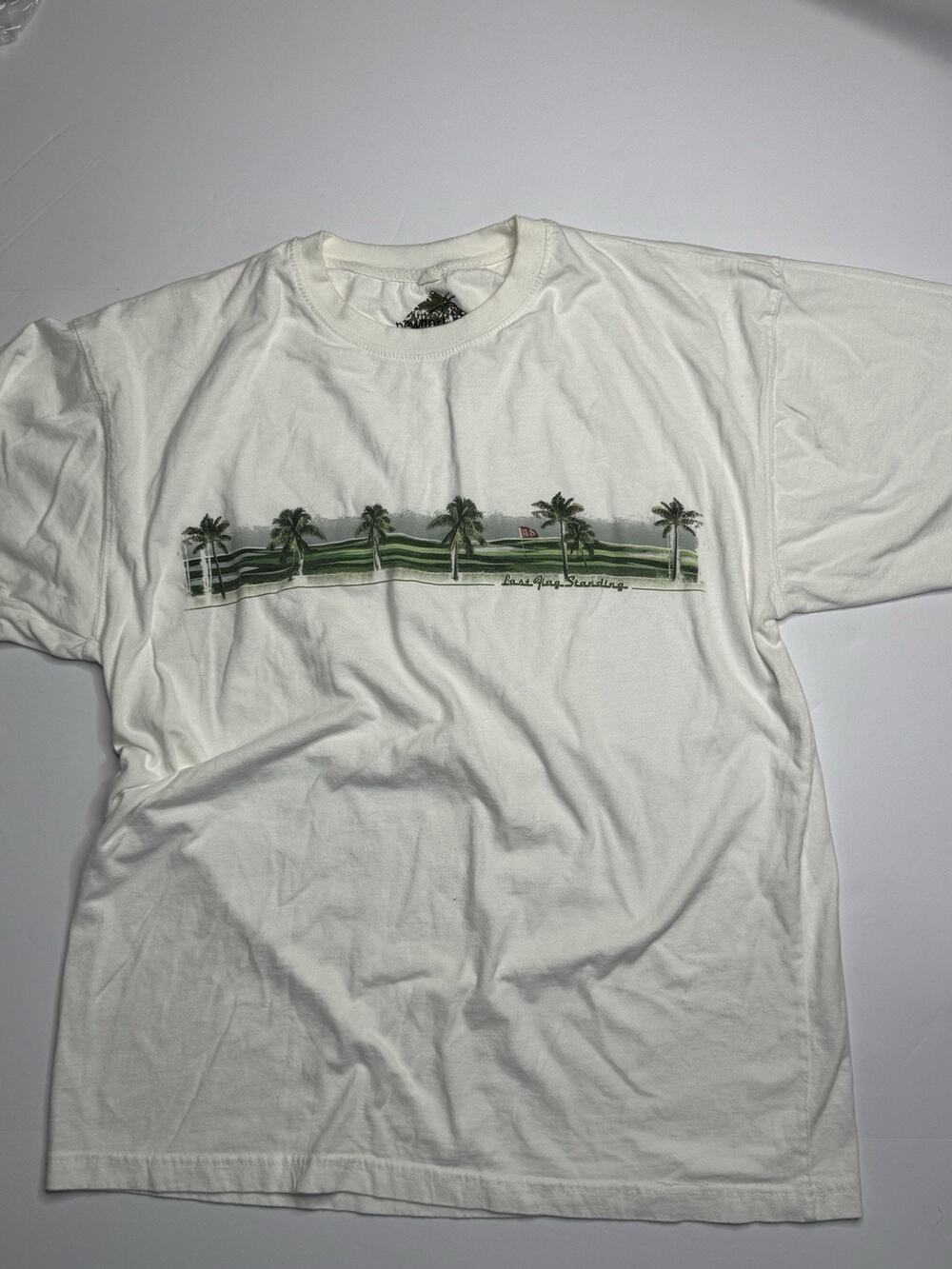 Newport Blue Men’s XL White Golf Graphic T-Shirt Last Flag Standing Tee